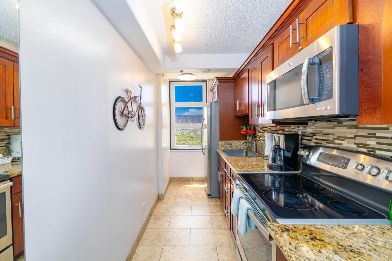 Beautiful Ocean View, Split Ac, 1 Block To And Parking *