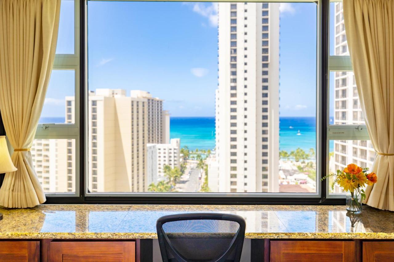 Beautiful Ocean View, Split Ac, 1 Block To And Parking Apartment