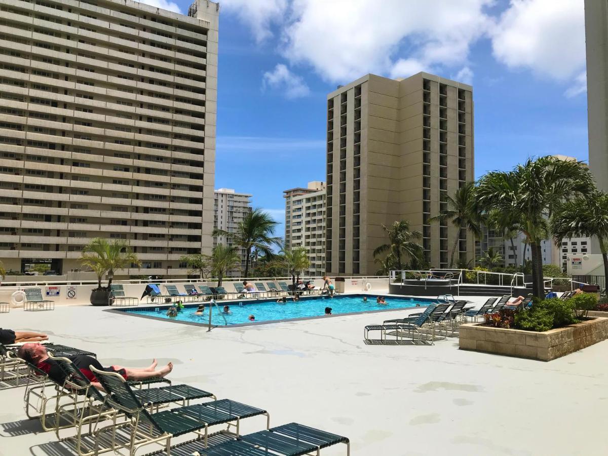 Beautiful Ocean View, Split Ac, 1 Block To And Parking * Honolulu