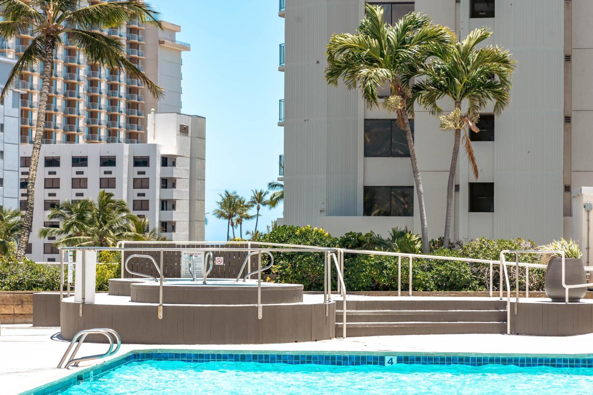 Beautiful Ocean View, Split Ac, 1 Block To And Parking